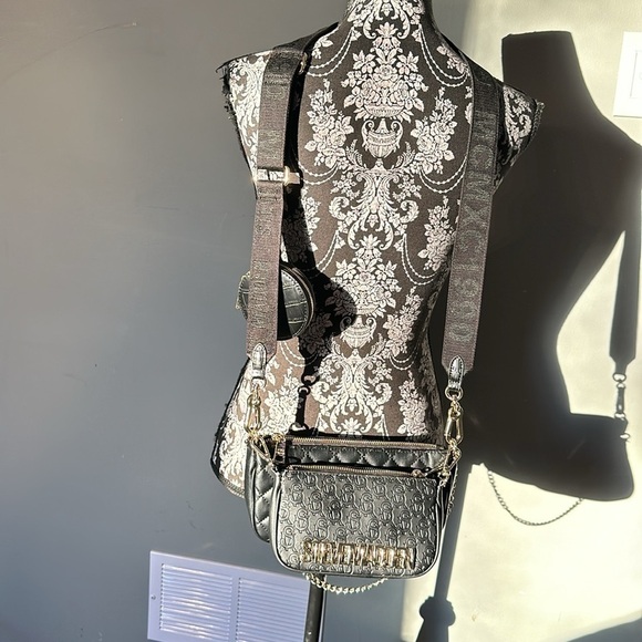Steve Madden
Detachable Pouch Sling Bag - Picture 3 of 5